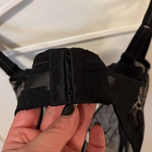 Paramour bra size 42H black mesh with peach and white floral lace - Picture 3 of 5